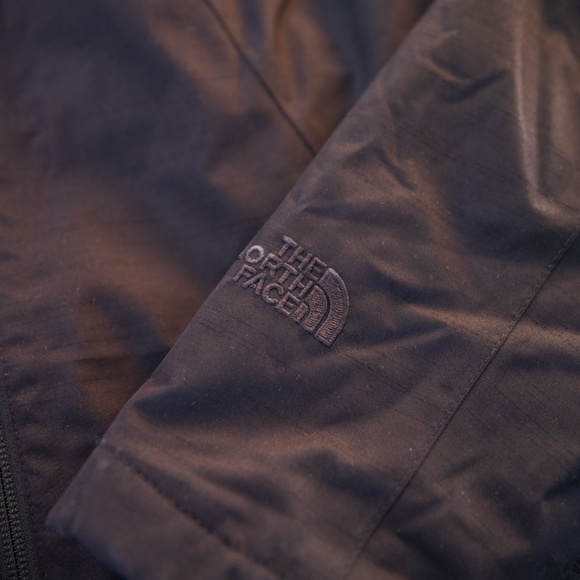 The North Face Women’s Hooded Parka Rain Jacket Size S - Picture 2 of 12